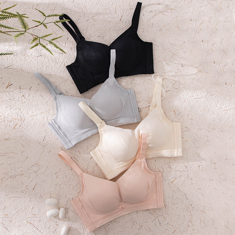 跨境桑蚕丝针织超轻聚拢文胸光面无痕性感内衣女聚拢收副乳防下垂