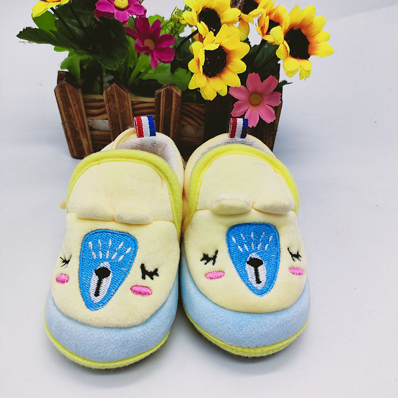 New Spring/Summer 2022 series of shoes for infants and toddlers aged 0-1 year old: girls' soft-soled baby walking shoes and boys' indoor sandals Application Scenario