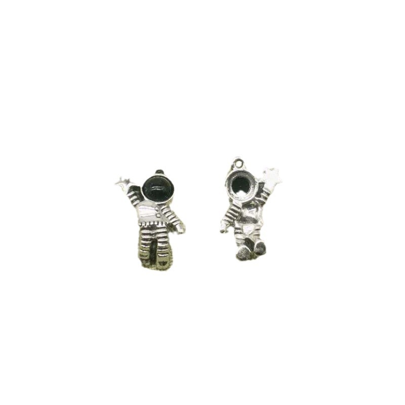 خذ نجماً من رواد الفضاء. قلادة رواد الفضاء Item Picture