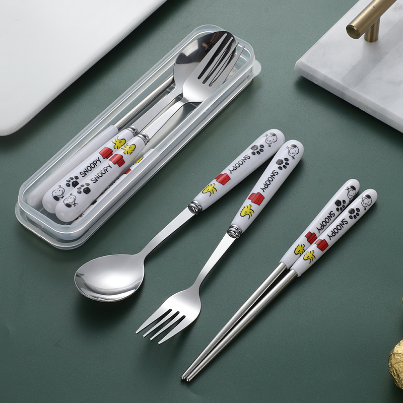 Stainless steel spoons, forks and chopsticks, pet dog bamboo joint portable forks and spoons, student and office worker Korean-style chopsticks and tableware Application Scenario