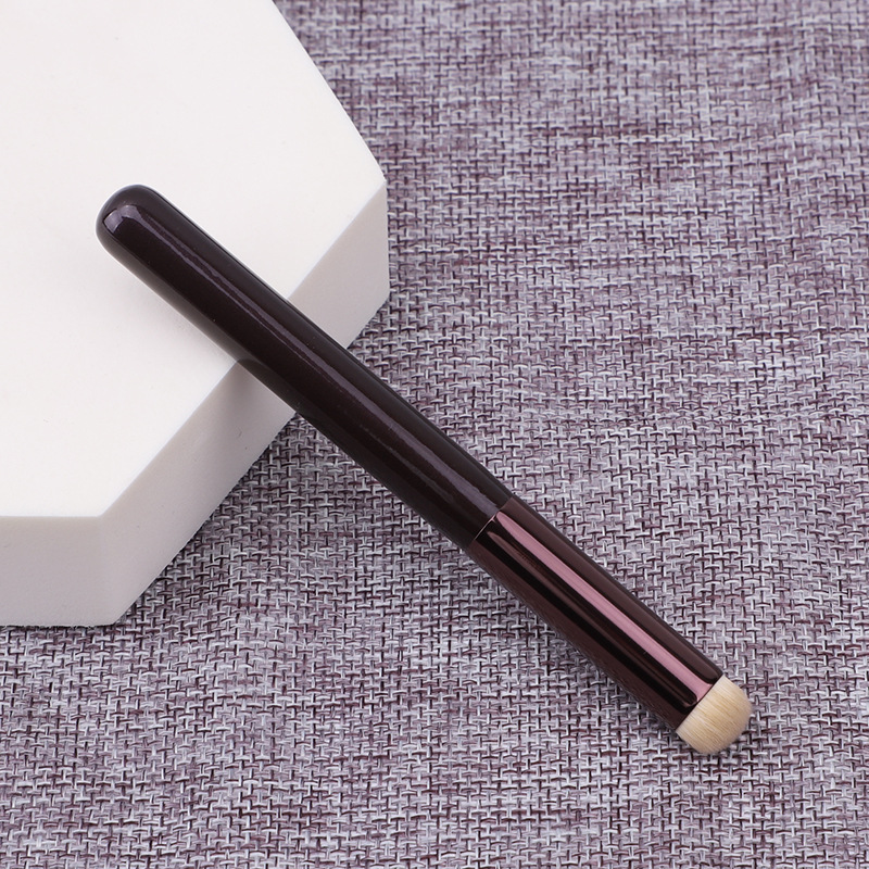 HappyrimkumoMini cepillo corrector multifunción cepillo de labios lápiz labial niebla facial cepillo de mareo cangzhou cepillo de maquillaje belleza Application Scenario
