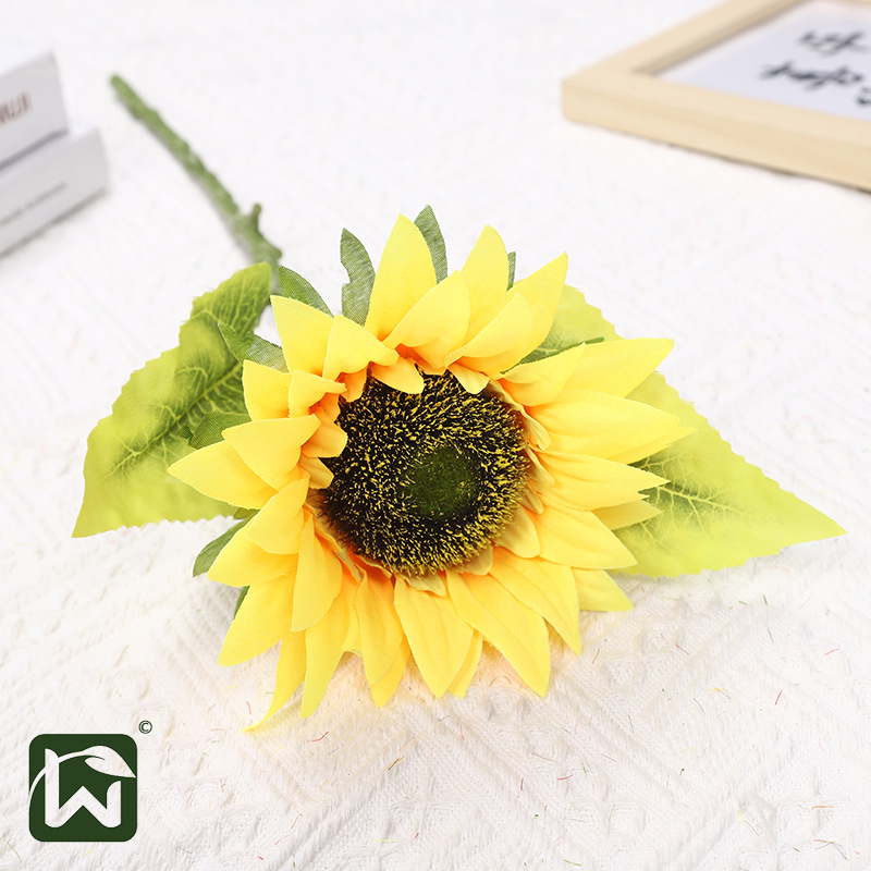 Artificial flower arrangements, fake flowers, sunflowers, home decoration and arrangement supplies, office atmosphere decoration and display props Application Scenario