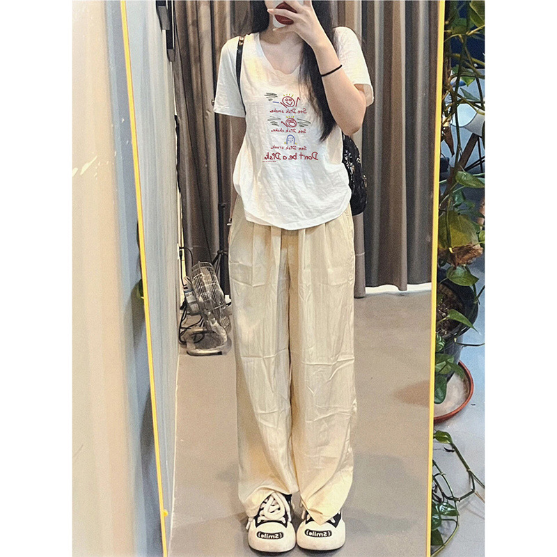 Summer American white pure cotton short-sleeved T-shirt for women, 2024 new plus-size women's V-neck loose top for slimming girls Application Scenario