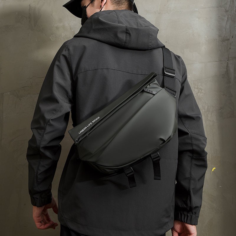 Men's Crossbody Bag Magnetic Buckle Chest Bag Men's Messenger Bag Men Cycling Motorcycle Backpack Sports Men's Shoulder Bag Fashion details Picture