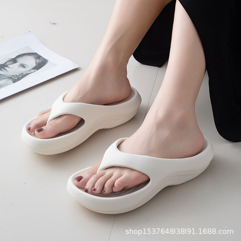Thick-soled flip-flops that give a feeling of stepping on feces across borders are suitable for women to wear in summer. EVA super soft-soled beach Hiyin hairpin foot sandals details Picture