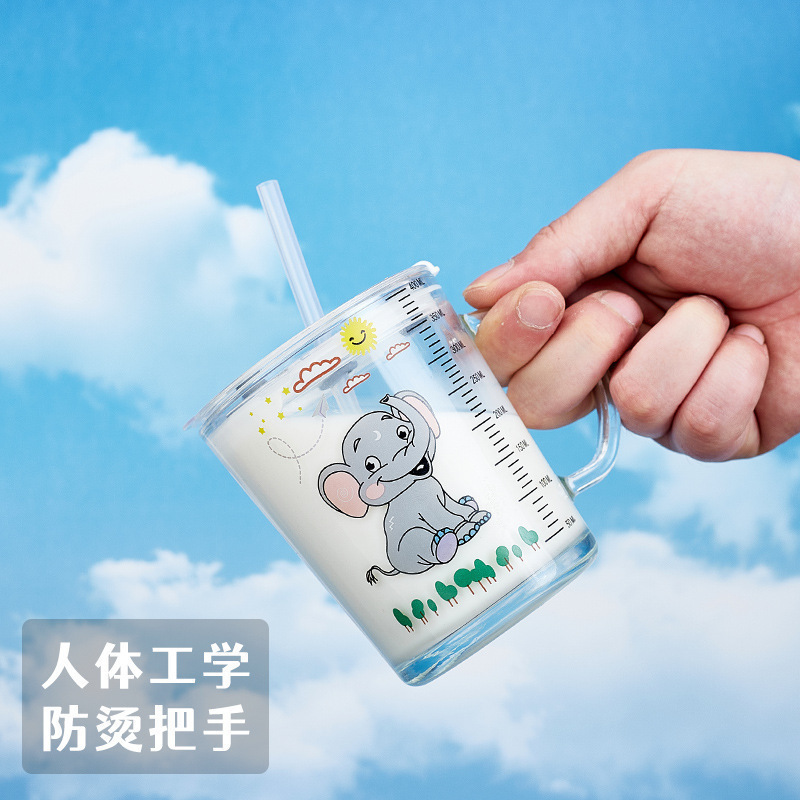 Ins-style large capacity breakfast cup, Oat Elephant 400ml children's glass water cup with scale, lid and straw Application Scenario