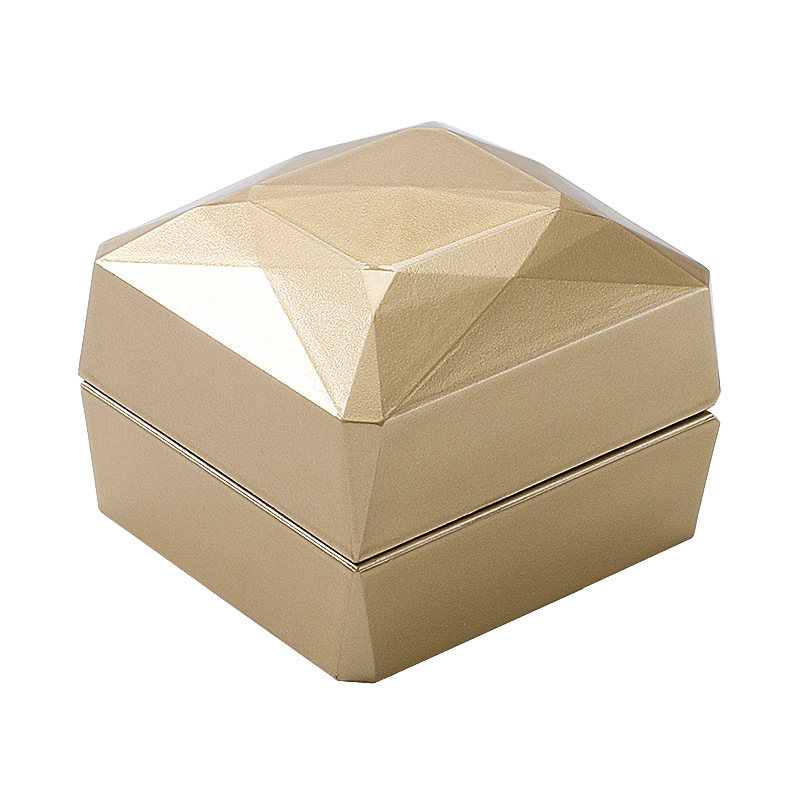 Diamond surface baked paint LED light jewelry box, led spotlight ring box, pendant, bracelet, jewelry box, jewelry packaging box Item Picture