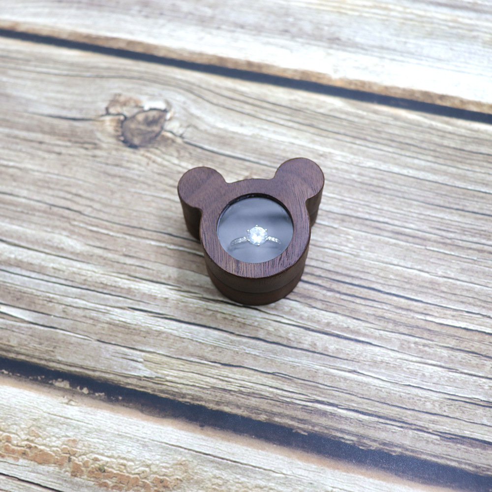 Proposal cartoon single ring box, wedding solid wood jewelry Mickey storage box, transparent creative retro wooden diamond ring box Application Scenario