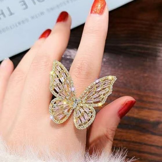 A super ethereal and luxurious zircon butterfly opening ring, a trendy and light luxury index finger ring from Europe and America, with a unique and high-end feel, is a versatile accessory