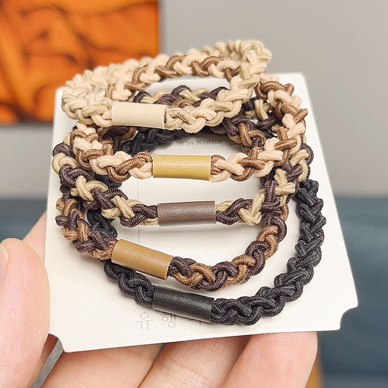 Dongdaemun Simple Scrunchie Two-Color Braided Hair Rope South Korea Milk Tea Color Temperament Leather Band Tied Ponytail Simple Hair Accessories Application Scenario