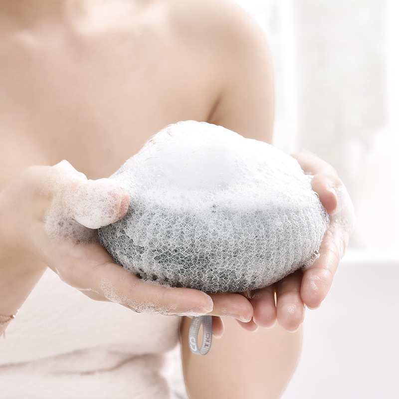Japanese Bath Ball Exfoliator 2-In-1 Foam Mesh Bath Flower Ball Non-Loose Massage Bath Ball Suction Bath Ball Application Scenario
