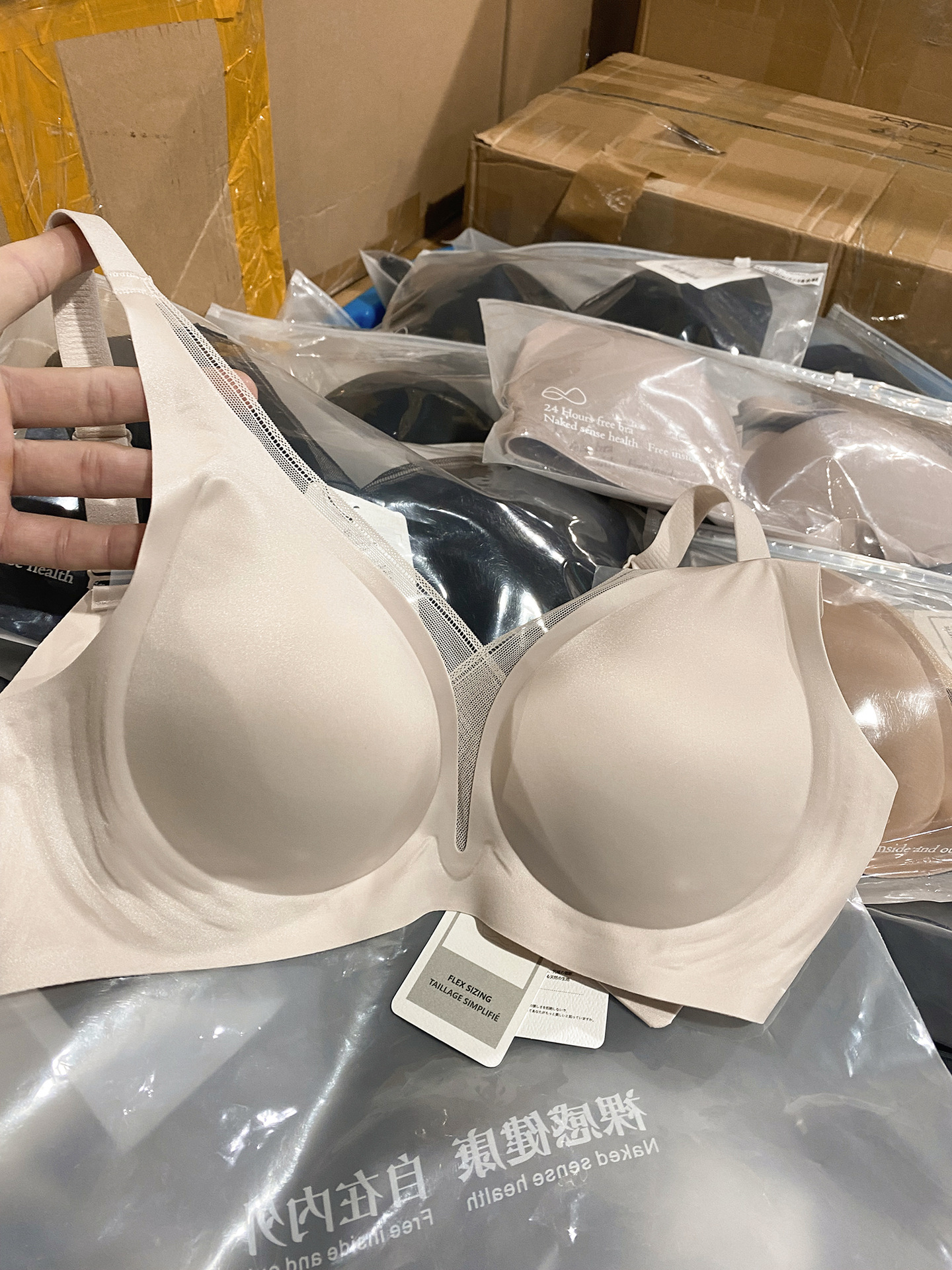 Sexy deep V lace bra cover for women, no steel ring, soft support, top support, gathering and retracting breast, 3D thin cup beautiful back underwear pic 165