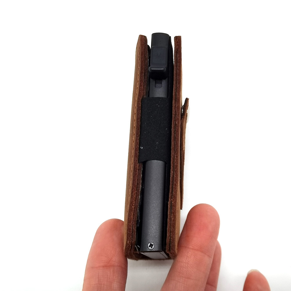 Airtag's new positioning tracker protective case, RFID anti-theft card swiping wallet, and Crazy Horse leather metal credit card holder details Picture