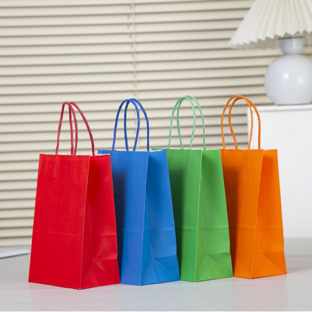 In-stock kraft paper bags for clothing, gifts, handbags, paper food packaging bags with logos printed on them, sturdy and durable paper bags details Picture