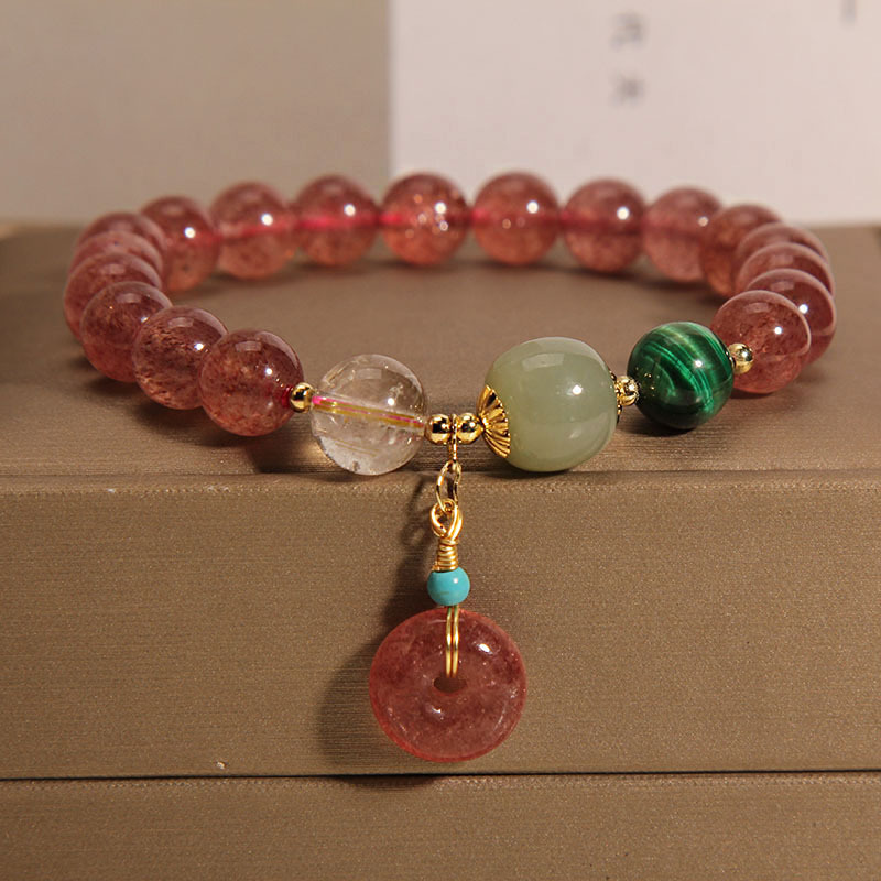 Brazalete de cristal de fresa natural para mujeres ins nicho delicado ligero de lujo hebilla de paz colgante cadena de mano regalo de estudiante mejor amiga