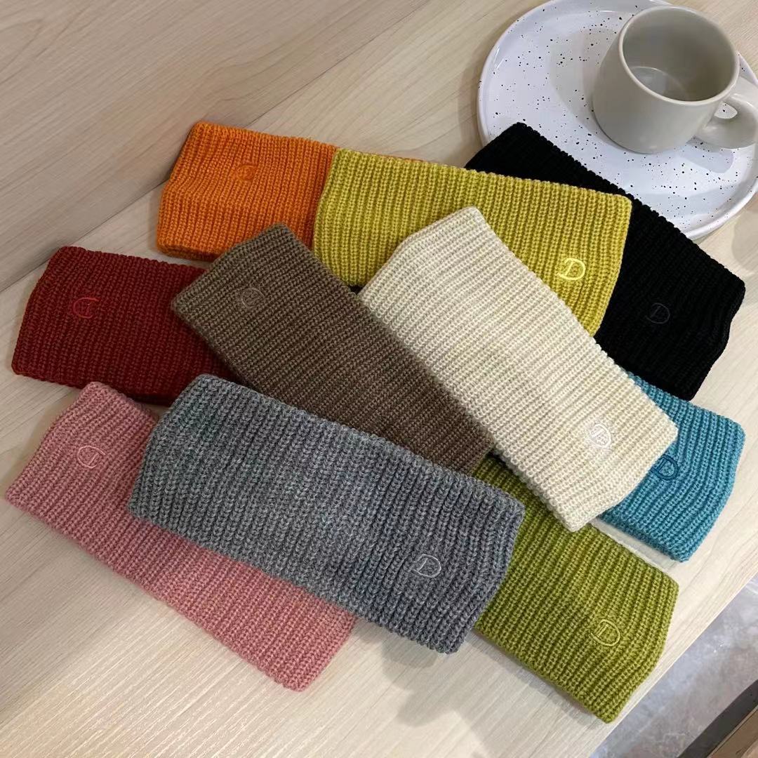 Salt Sweet Heart Korean Color Embroidery Letter Knitted Wool Headband Candy Color Wide Edge Sports Headband Hair Accessories Application Scenario