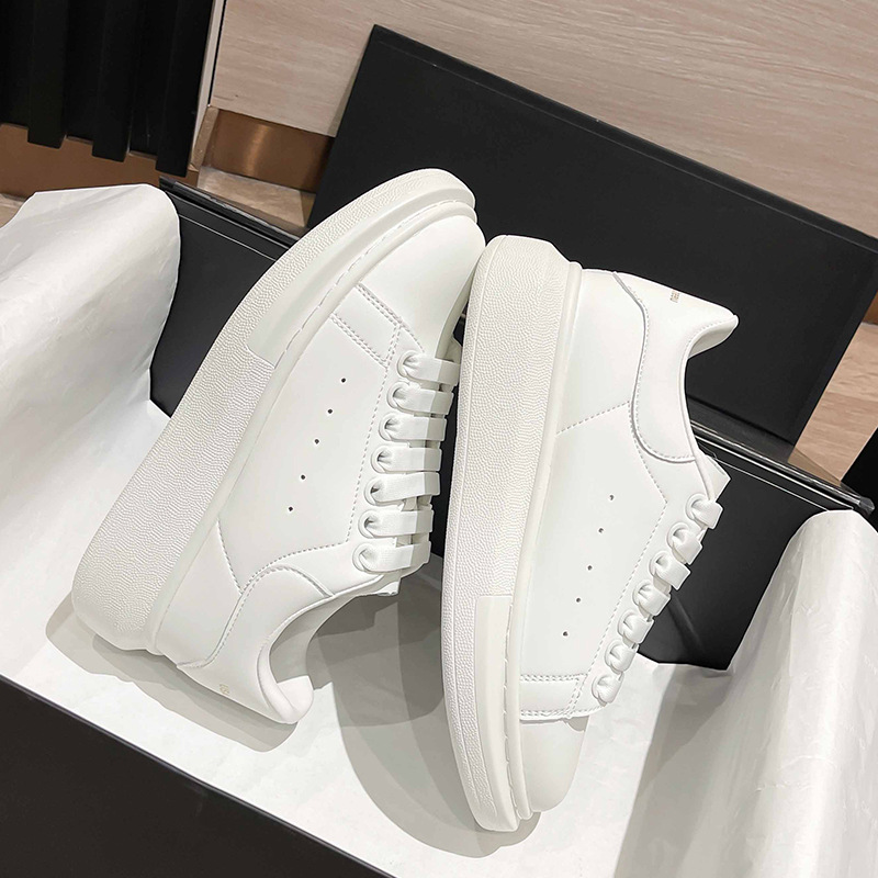 Fashion Mcqueen Small White Shoes Men's Shoes Spring 2022 New Shoes Men's Fashion Shoes Casual Sports Couple Small White Shoes Men Application Scenario
