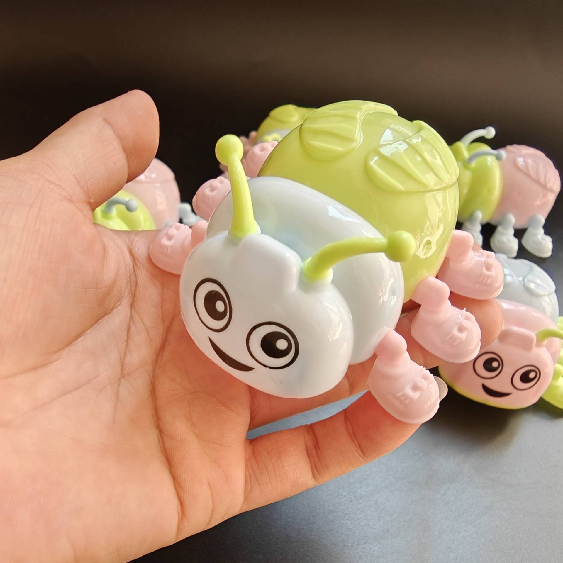 【 Zone 3-6 】8cm Huili Little Bee 1000 yuan per box. 8cm Huili Little Bee toys, cartoon animals, children's Huili toys, primary school students' street stalls, 1-yuan wholesale supply details Picture