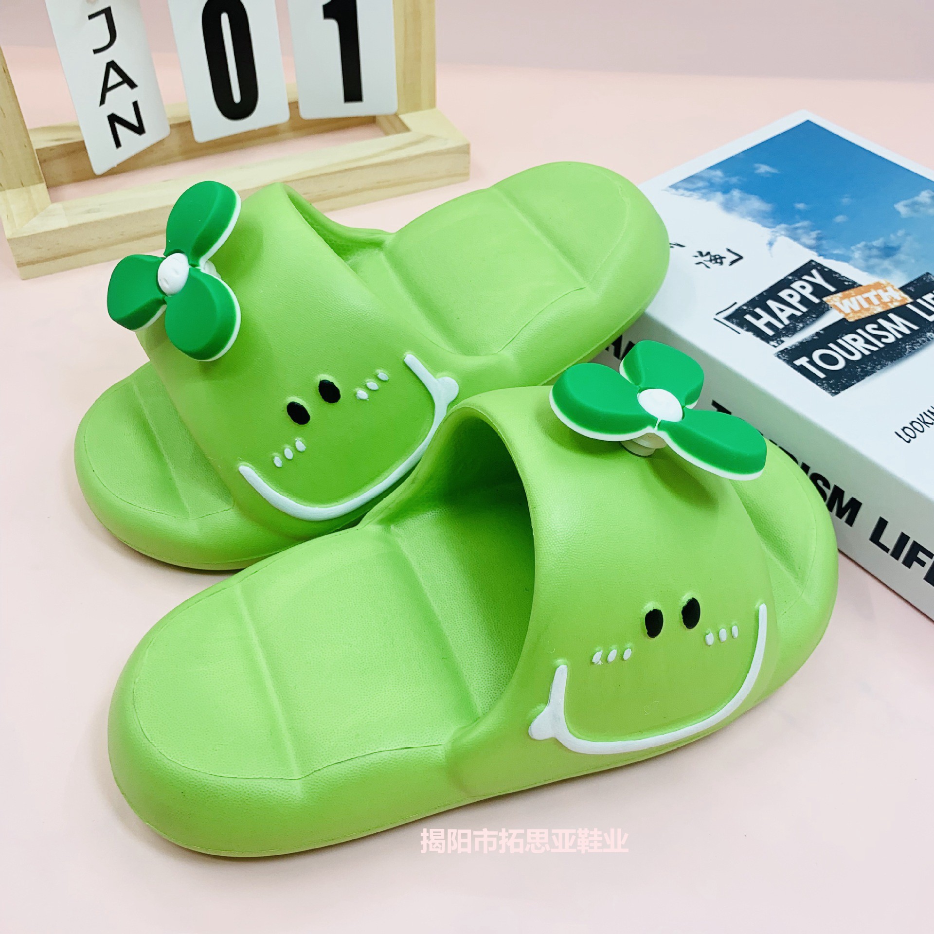 EVA children's slippers for girls, summer little girls, cartoon and cute, indoor anti-slip soft soles, parent-child girls, cool slippers for boys details Picture
