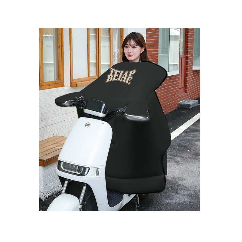 电瓶车挡风被白底实物图