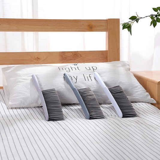 Household long-handled carpet brush, bedroom cleaning brush, simple sofa dust removal brush, soft bristle brush, broom, bed sweeping brush, blanket brush