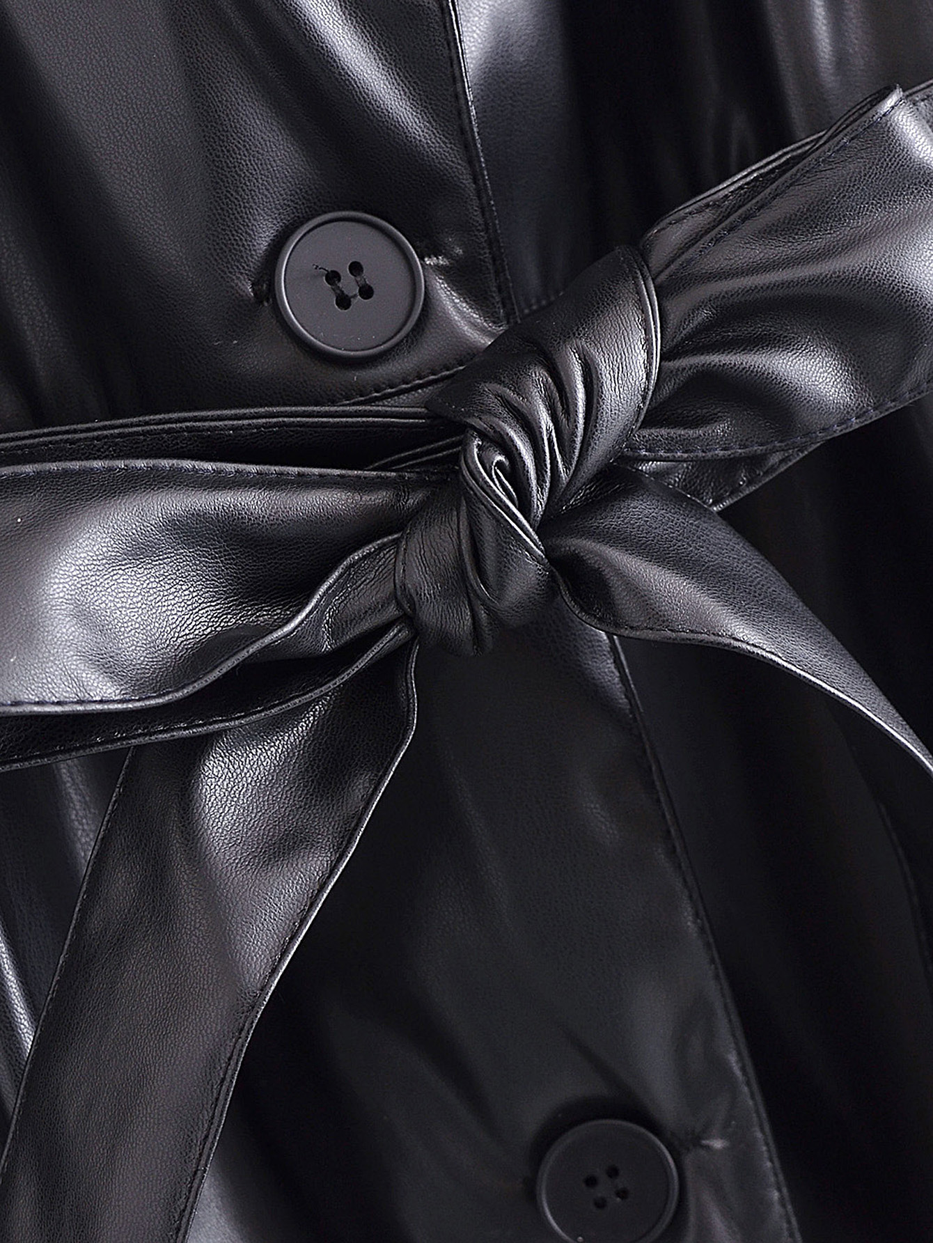 A new, stylish, single-breasted, thin-waisted, suit-collar, form-fitting women's leather trench coat from Europe and America Application Scenario