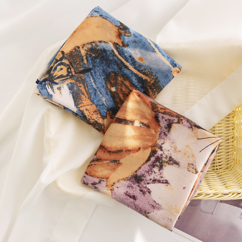 French Vintage Printed Small Square Scarf Korean Version Korean Professional Scarf Elegant Light Luxury Style Imitation Silk Scarf Wholesale Specification drawing