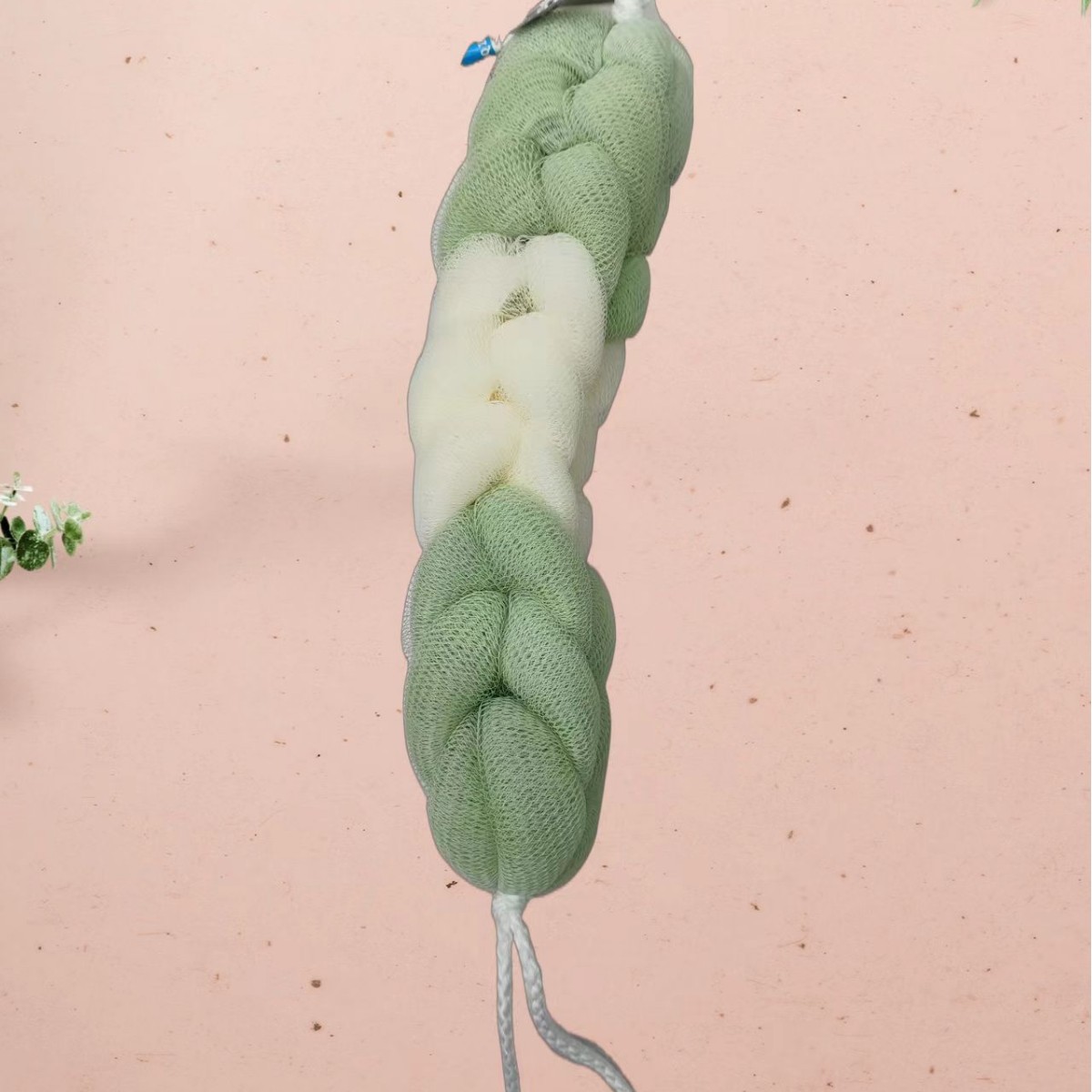 Color-blocking twisted bath bars, European hand-woven bath bars, Korean bath bars, soft and fine sand silk bath balls Application Scenario