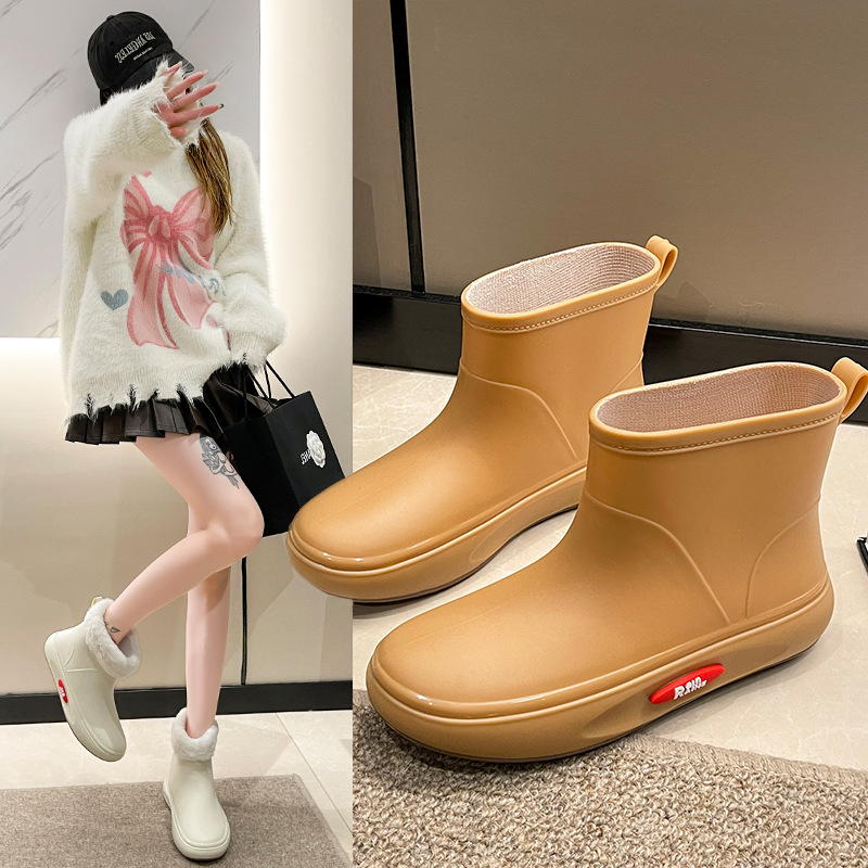 Cross-border fashion rain boots for women, short and versatile Korean-style outerwear water shoes with fleece warmth, anti-slip kitchen rubber shoes for women