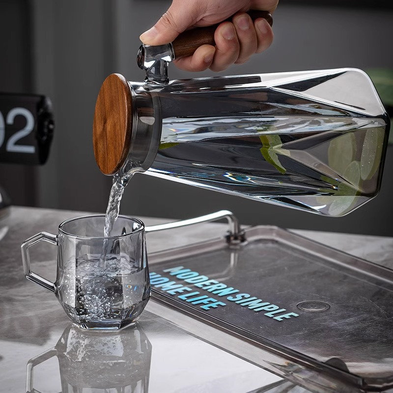 Cold water kettle, household glass high-temperature resistant water ware set, coffee table for guests, large-capacity water kettle, high appearance level cold water kettle Application Scenario