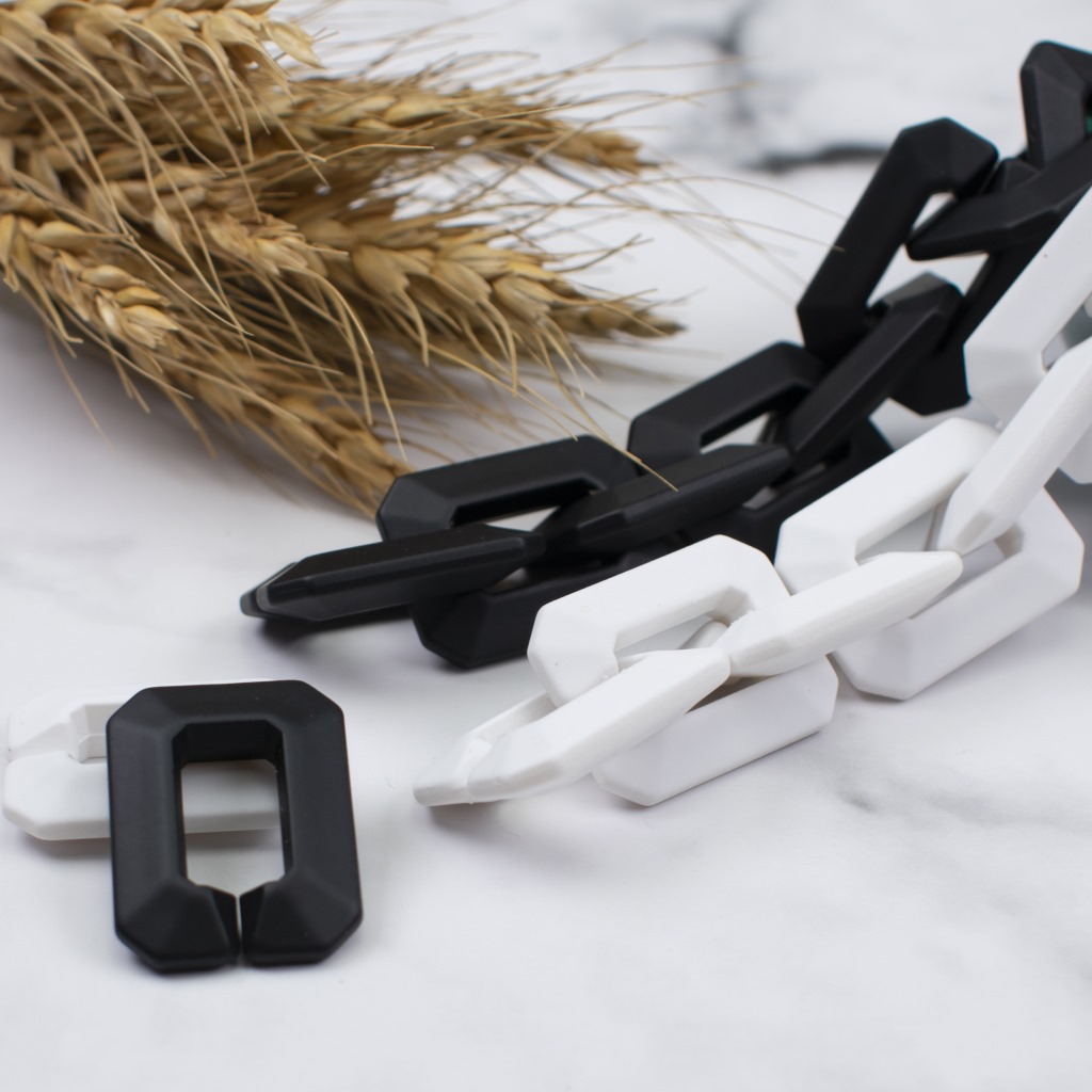 Acrylic plastic hand feel rubber paint 21*28 square chain link buckle open ring DIY jewelry bag accessories Specification image