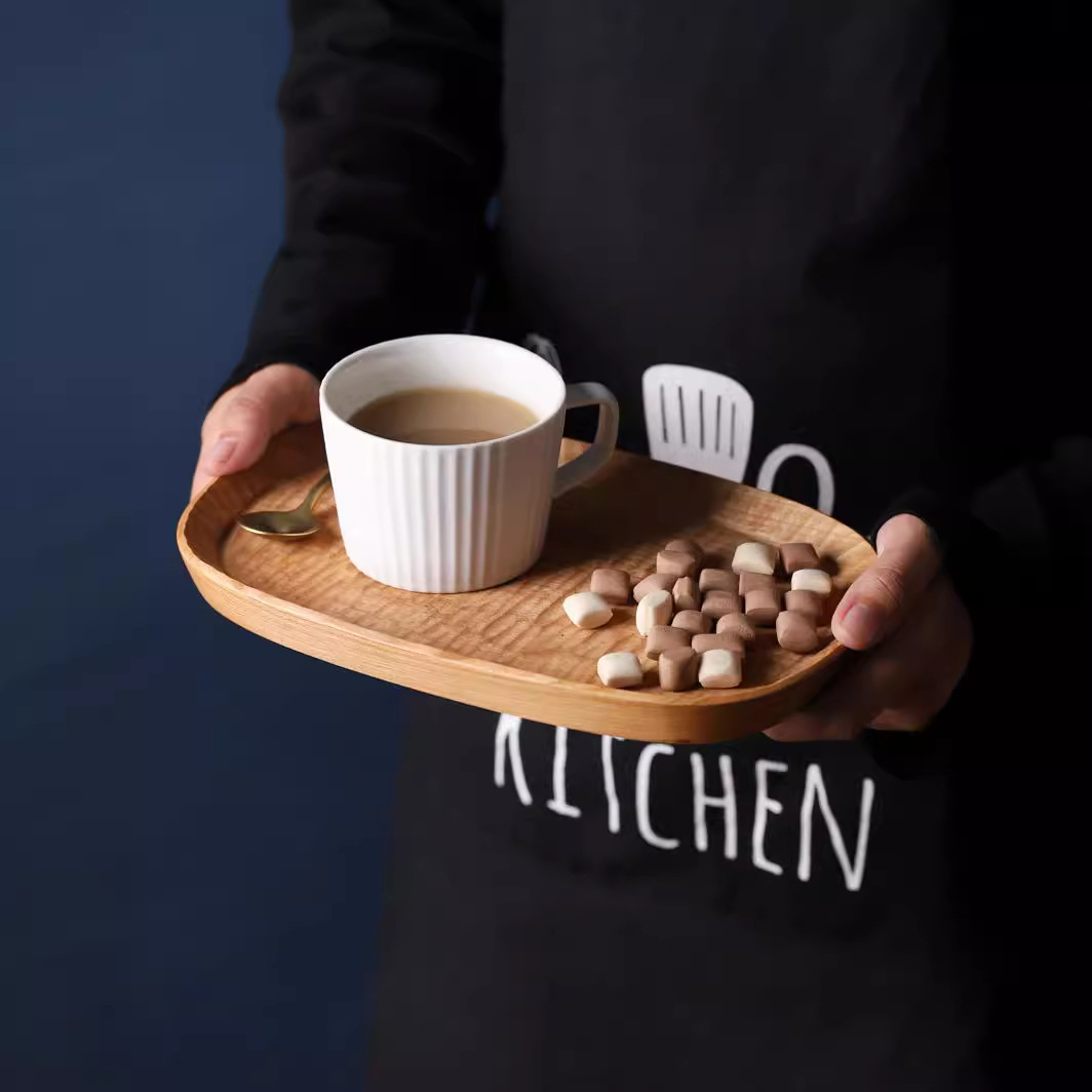 Japanese-style wooden handcrafted tea tray, solid wood carved fruit plate, creative and simple kung fu tea set tray, walnut wood pastry plate Application Scenario