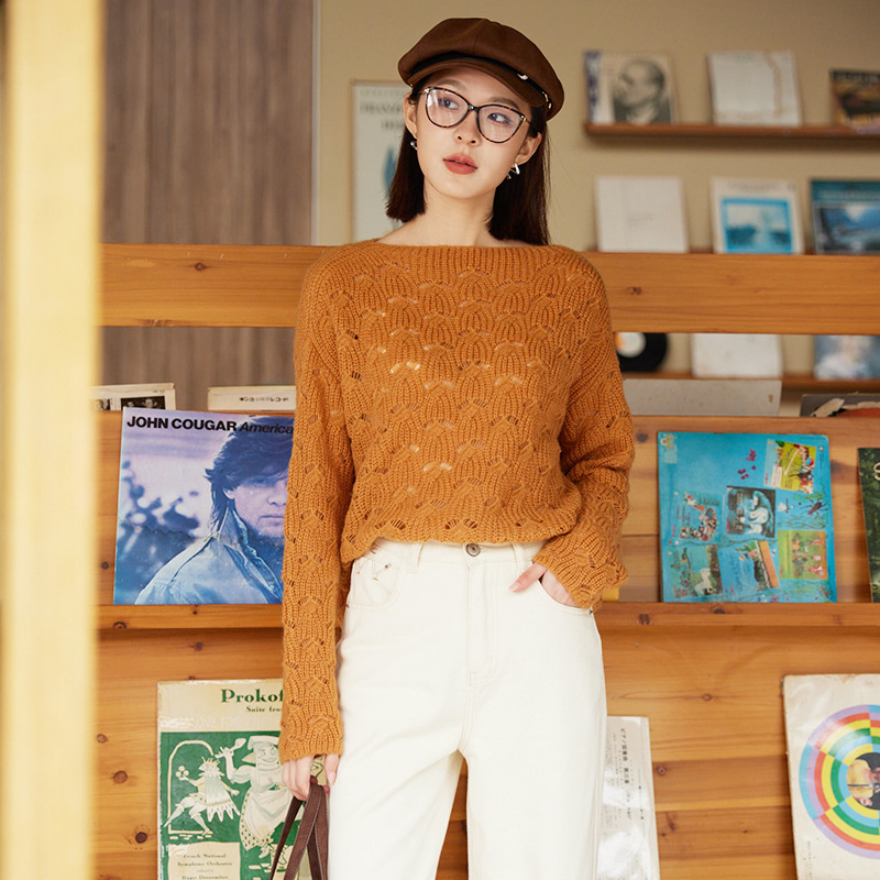 The 2024 new autumn and winter orange hollowed-out design sweater is a trendy, versatile and slimming loose knitted sweater for petite women
