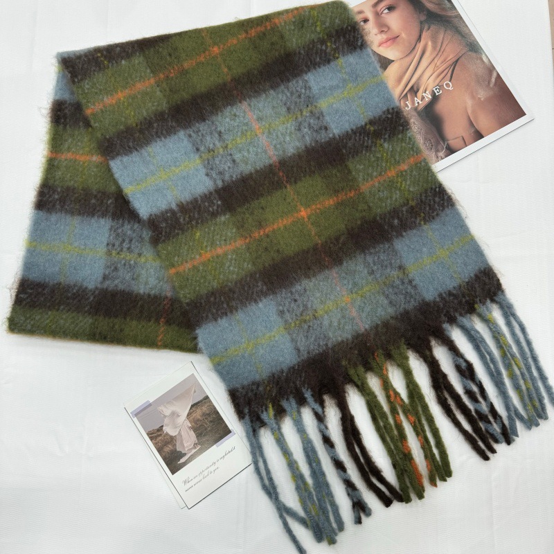 2025新款马海毛流苏围巾女秋冬季氛围感保暖格子百搭外贸跨境专供详情3