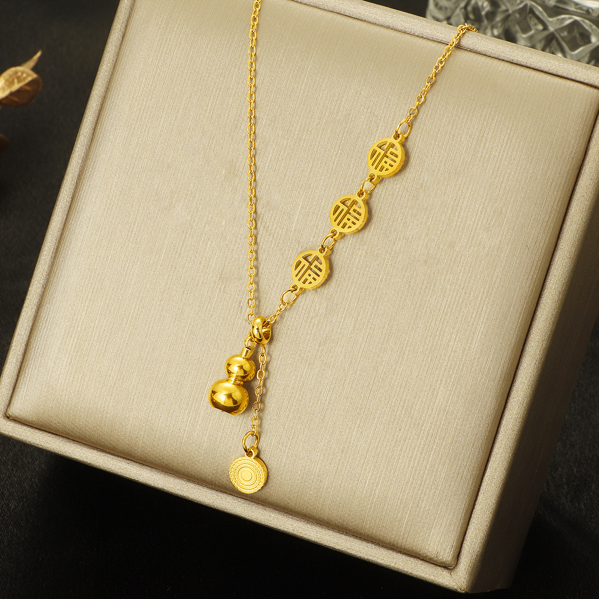 New Fu brand necklace, auspicious gourd pendant, Chinese style titanium steel gold Fu character hollowed-out jewelry wholesale Specification image