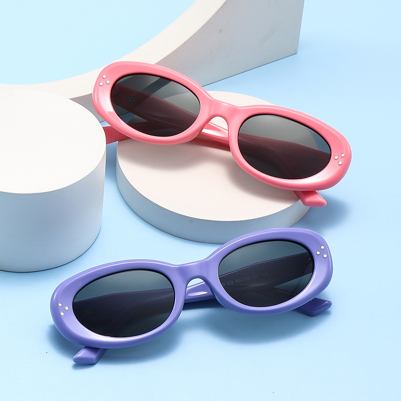 2024 New Children's Sunglasses Cute Glasses Polarizing Primary School Sunglasses Sunshade Mirror 7-130 Application Scenario