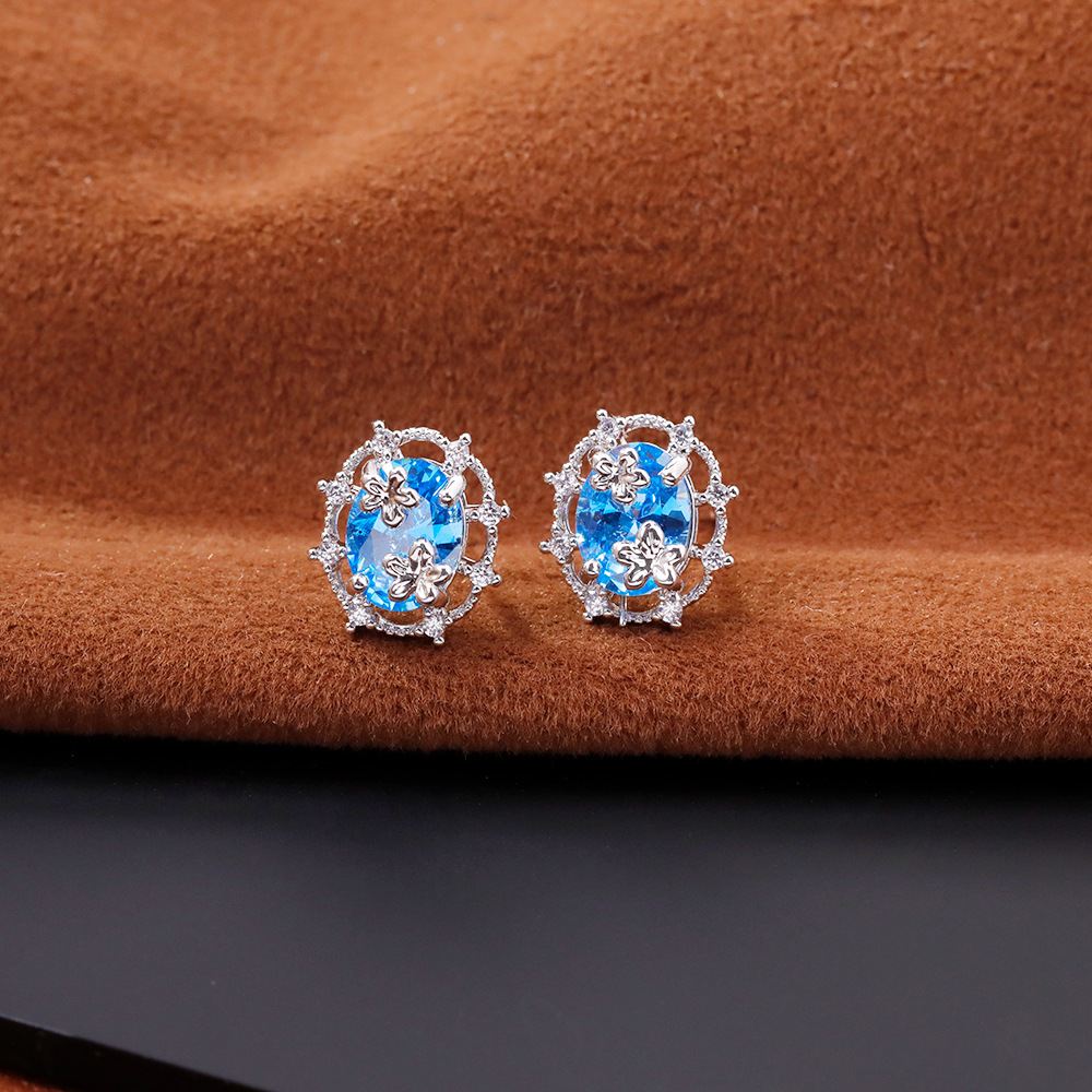 Hyacinth's light luxury and dazzling blue zircon pigeon egg stud earrings are fashionable and versatile for women. They will be a bestseller on Douyin in 2025 Application Scenario