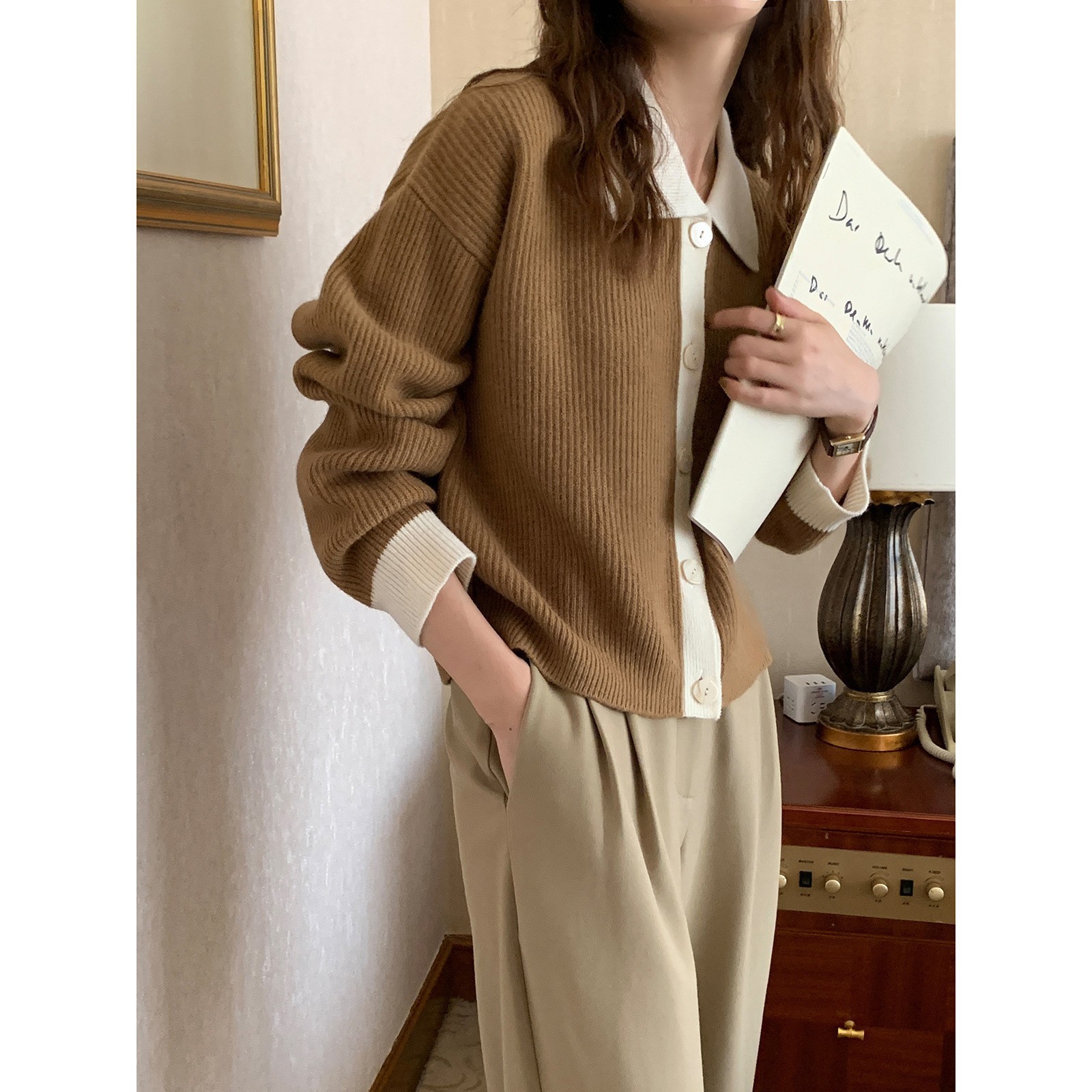 JUSLIM高品质羊毛衫 女2022秋冬短款小翻领撞色针织排扣短开衫