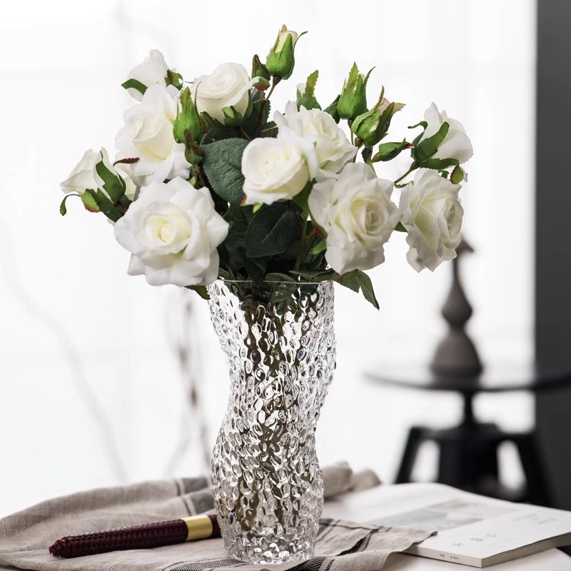 Twisted waist beaded glass vase, transparent flower arrangement, water care living room decoration, design sense, flower care dining table decoration and arrangement details Picture