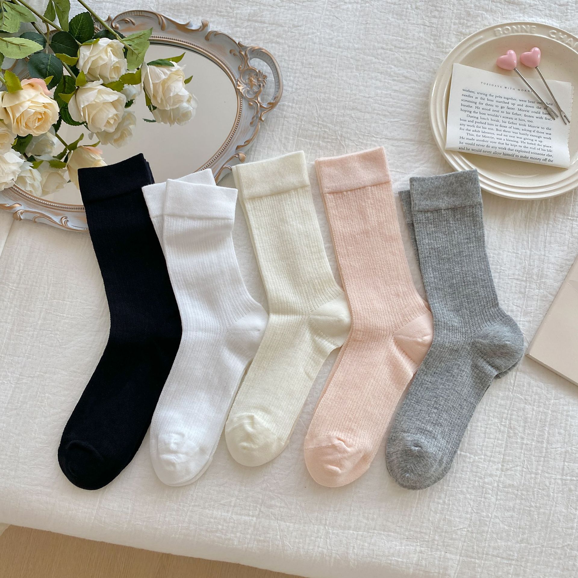 One-piece dropshipping of grey socks for girls, summer thin pure cotton mid-calf socks, Japanese-style girl's mesh breathable ballet style boneless pile socks Application Scenario