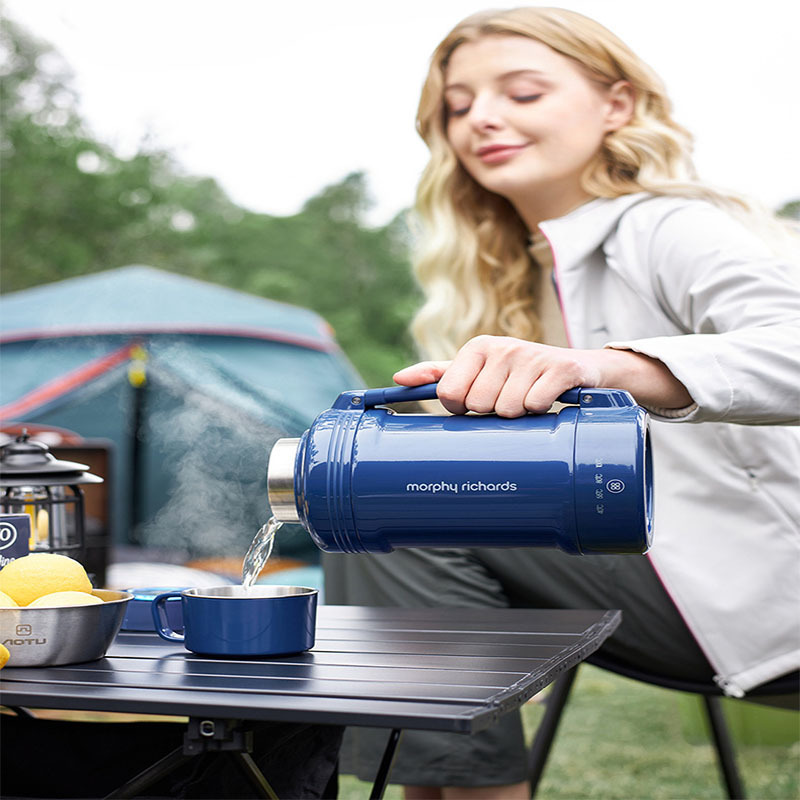 Mofei Water Bottle Mr6061 Portable Kettle Travel Hot Kettle Office Constant Thermos Cup Electric Water Cup Application Scenario