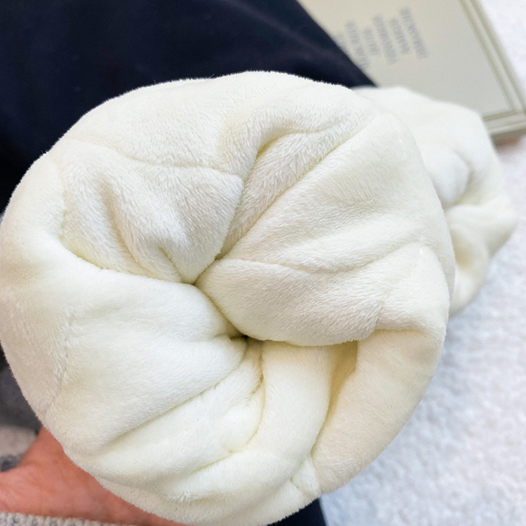 艾摩贝贝女童白底实物图