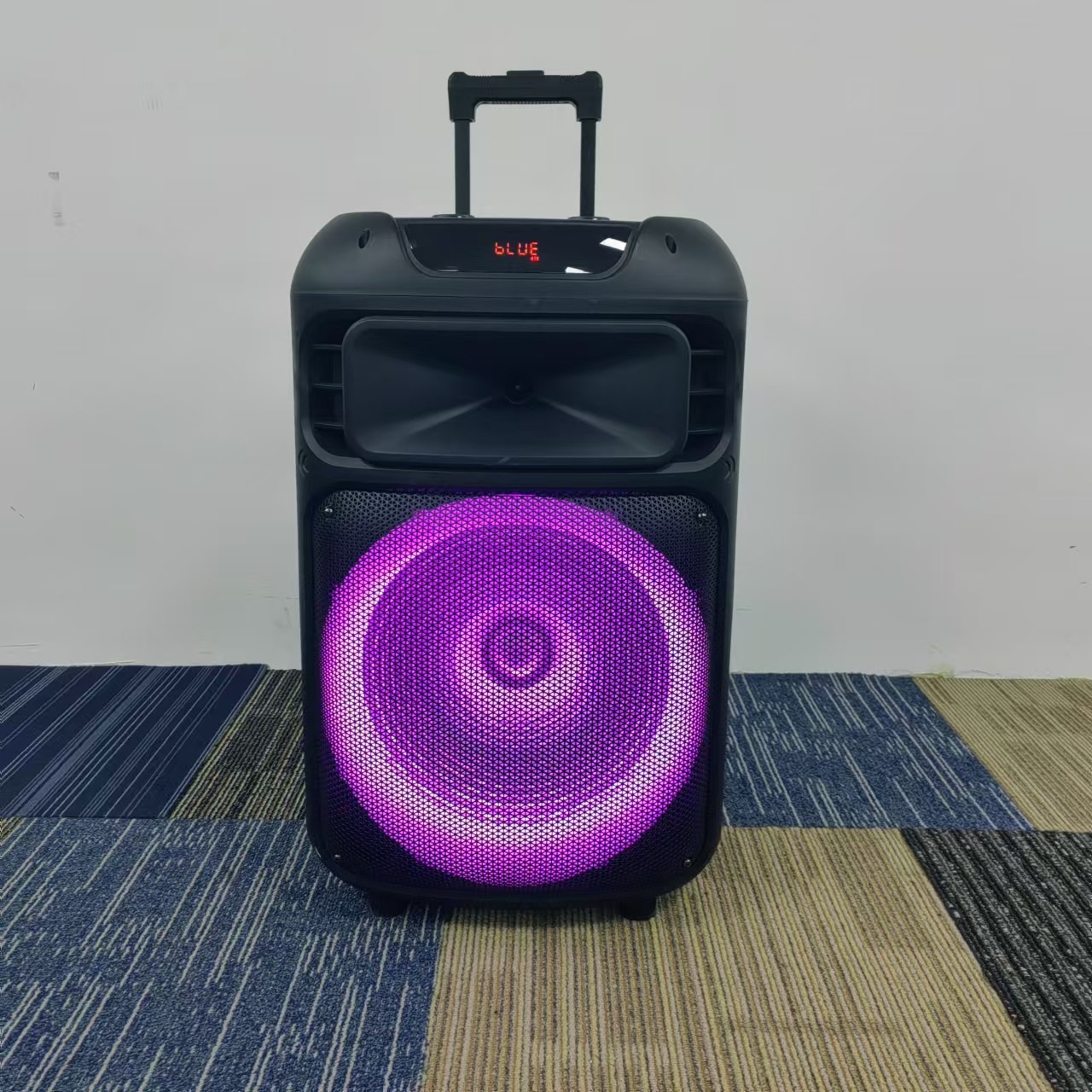 蓝牙音箱实物图