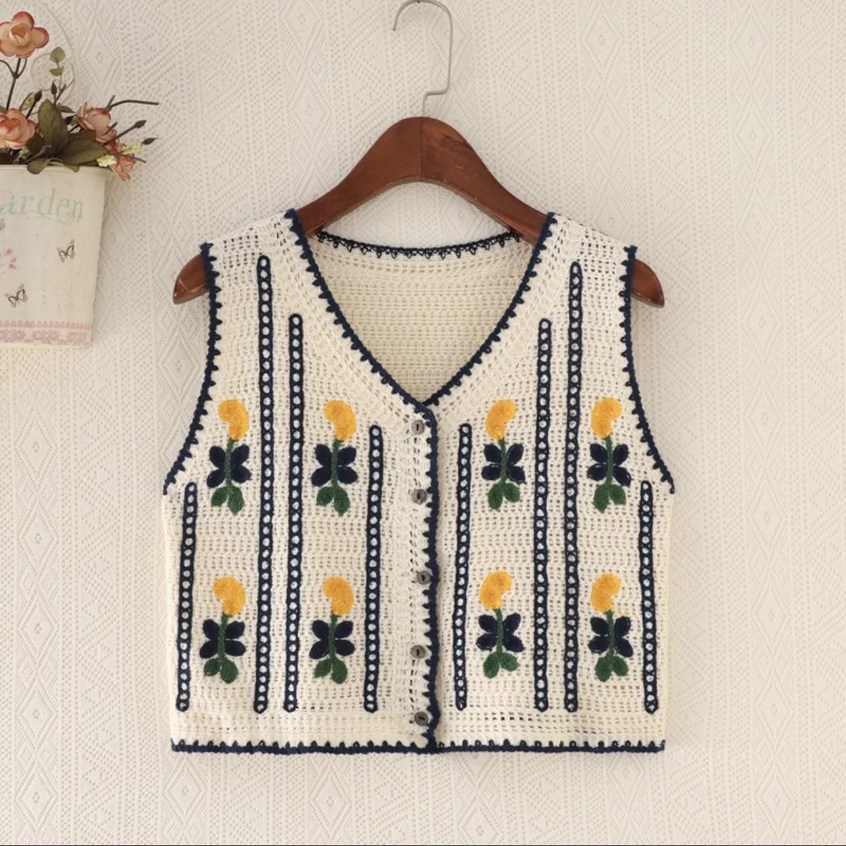 New Korean Version Embroidery V-Neck Knitted Little Waistcoat Women Retro Fashion Hollow-Out Sleeveless Vest Coat Top