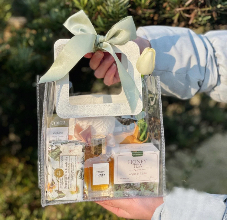 Wholesale of transparent hand-held Instagram gift bags and souvenirs, PVC wedding candy plastic bags