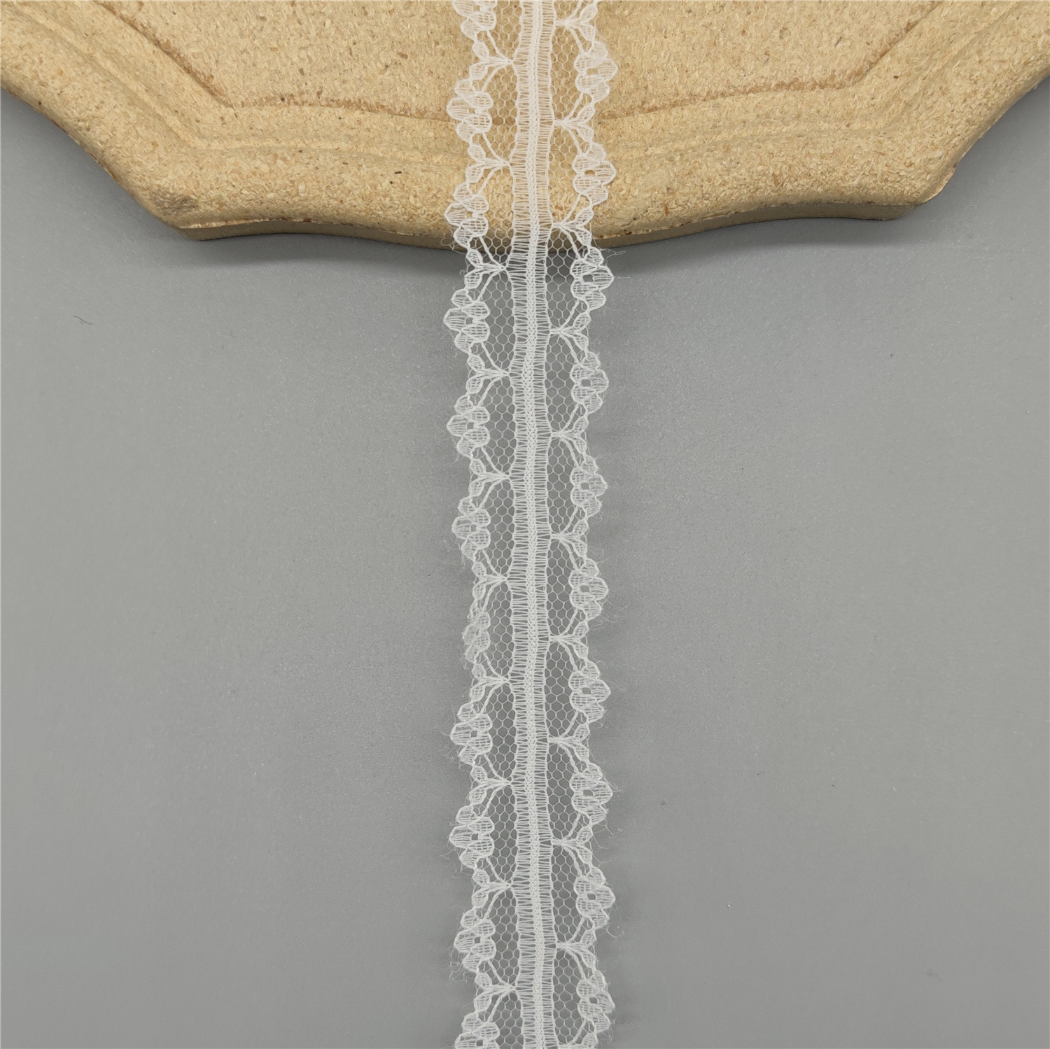 2.5cm non-elastic nylon lace trim for shoes, hats, bags, accessories, headbands, clothing accessories, toys, doll skirts and decorations