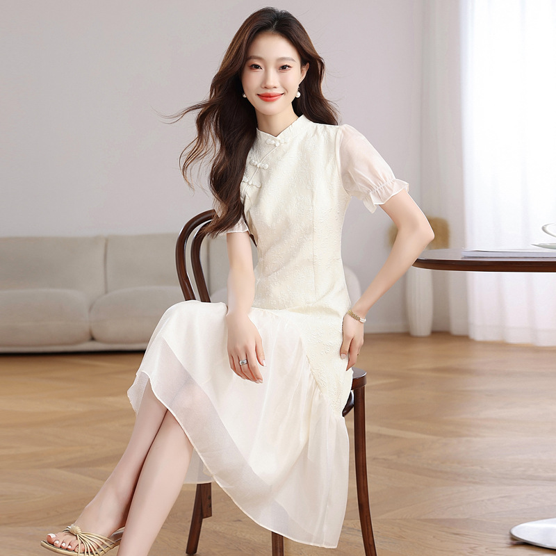 This is a real photo of a new Chinese-style cheongsam in summer women's clothing, an improved retro chanel-style dress with a patchwork design that exudes a sense of elegance and slimming charm Specification image