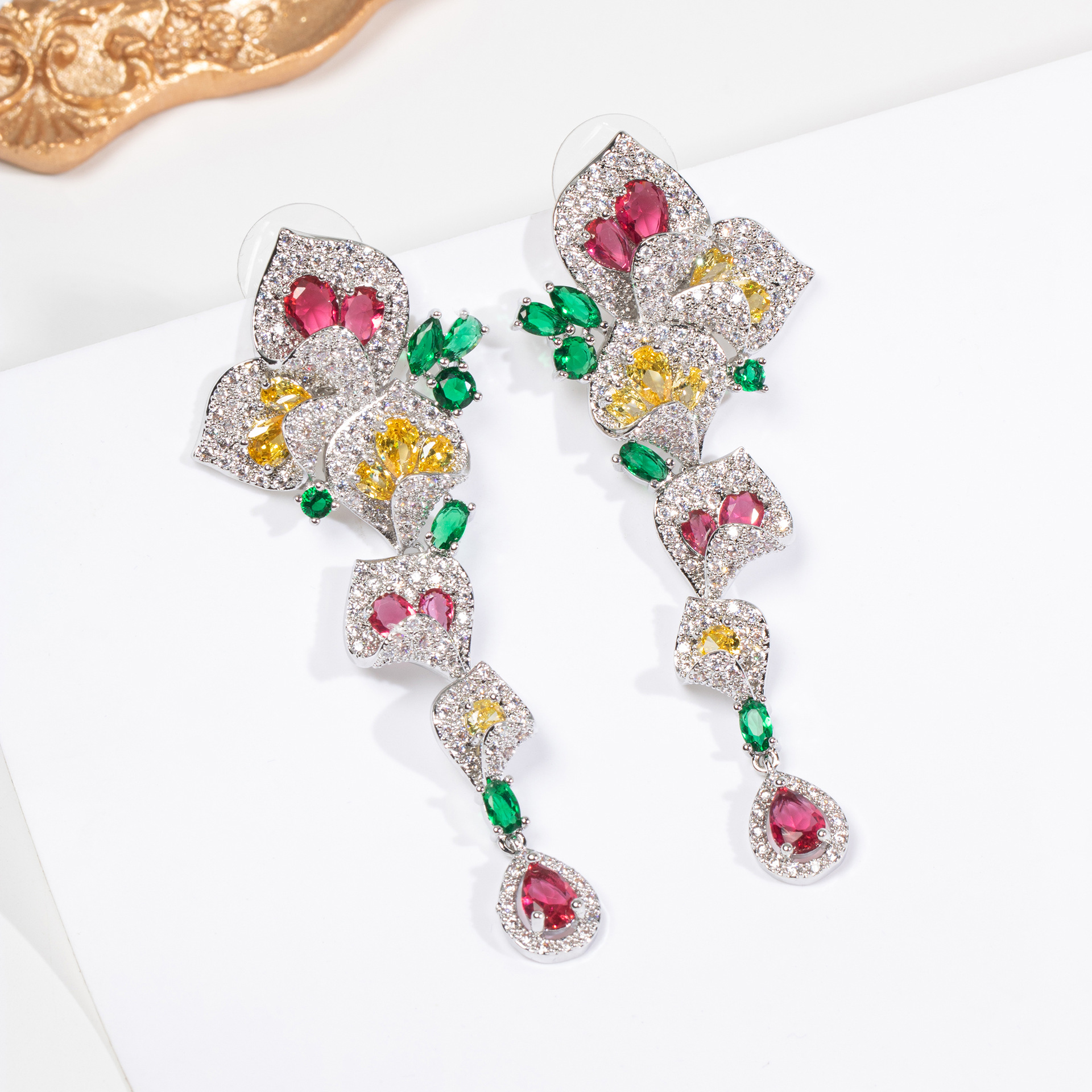 Cross-border elegant stud earrings, European and American luxury and high-end feel, luxurious emerald rose earrings, zircon earrings for women wholesale Specification image