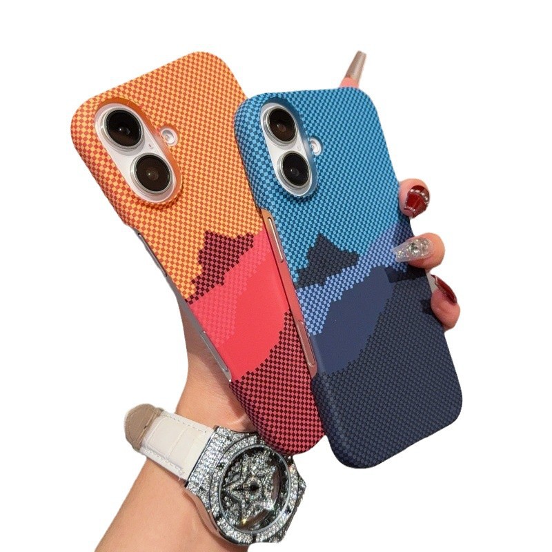 Magnetic Kevlar textured carbon fiber semi-enclosed matte protective case for iPhone16pro phone cases Item Picture