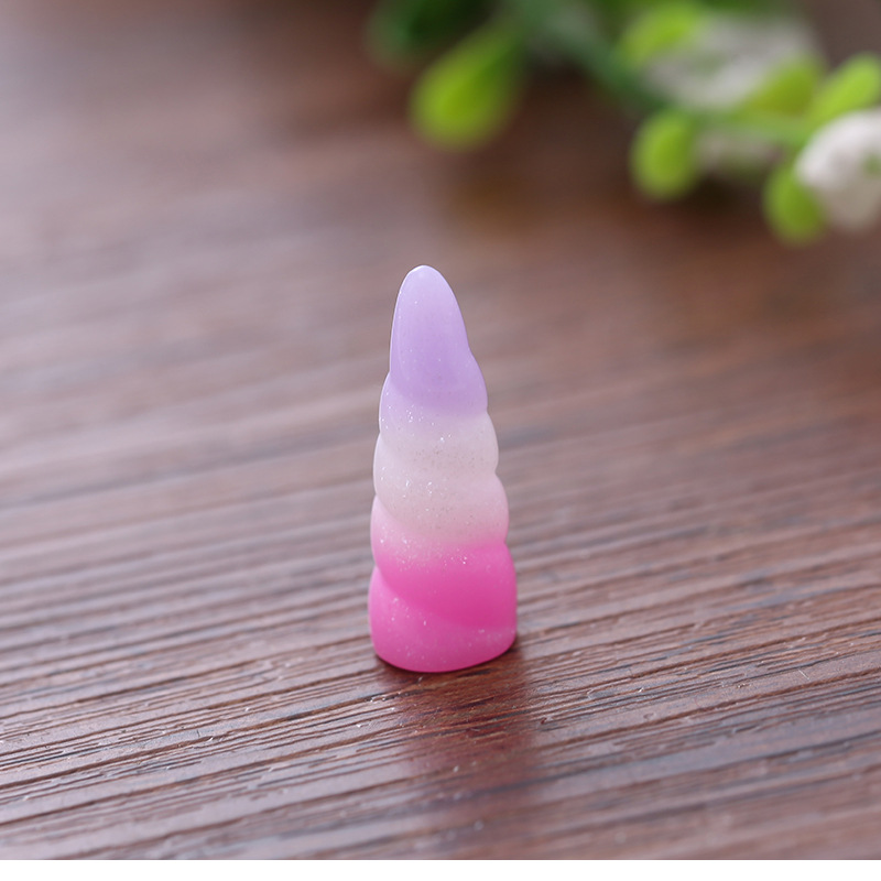 Wholesale of faux unicorn horn resin jewelry accessories with gradient color creative pony horn cream glue keychain accessories pic 8